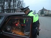 Под Оренбургом на трассе автомобиль сбил двух пешеходов