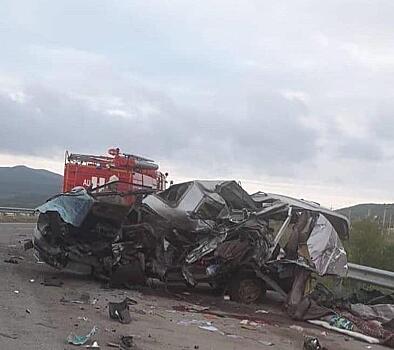 В Черниговском районе КамАЗ «раздавил» иномарку