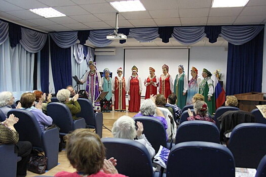 В ТЦСО «Вешняки» отметили концертом День семьи, любви и верности