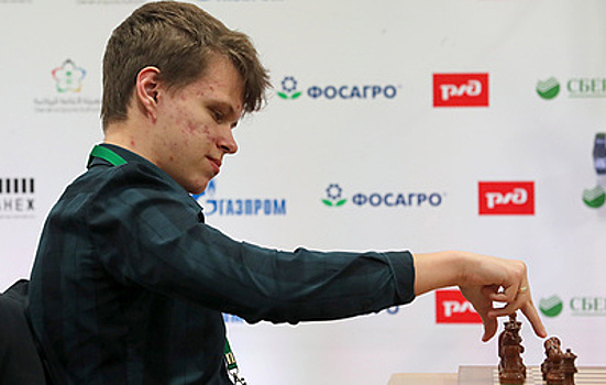 Российские шахматисты сыграли вничью с испанцами на командном чемпионате Европы
