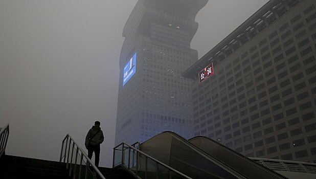 В Пекине объявлен наивысший уровень экологической опасности