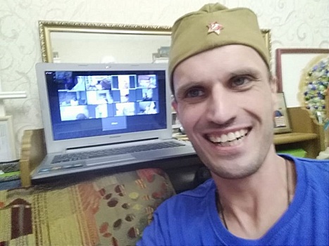 Дистанционная патриотическая встреча прошла в «Изумрудном городе»