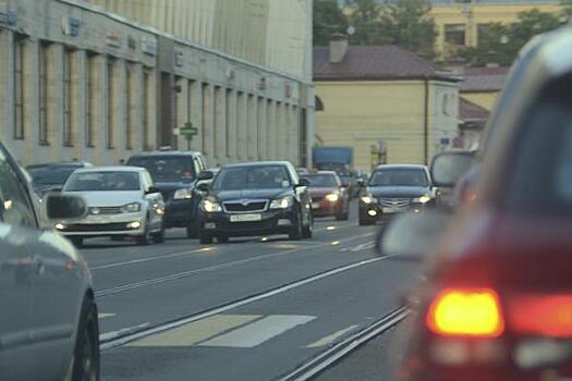 Платные парковки за два года принесли в бюджет Петербурга 113 млн рублей