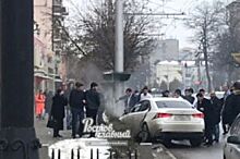 Lexus из свадебного кортежа совершил лобовое столкновение в центре Ростова