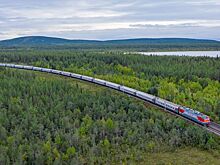 До конца лета туристам не уехать из Крыма на поезде в Москву и Петербург