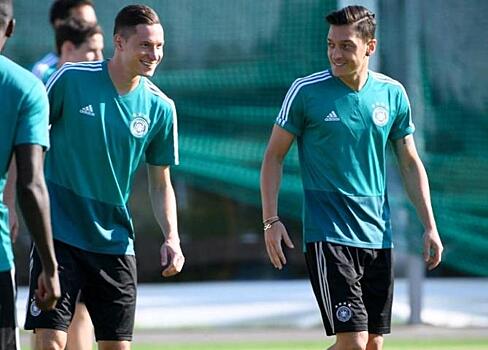 Футбольный эксперт: Первые матчи всегда тяжелые, крупных счетов ожидать не стоит