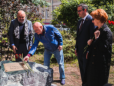 В Москве заложили камень на месте будущего памятника поэту Самуилу Маршаку, который установят к осени 2019 года