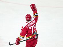 «Нефтехимик» заключил контракты с нападающим Лещенко и защитником Леонтьевым