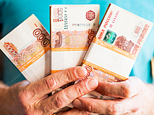 Экономист призвал россиян спасать сбережения от «обнуления»