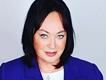 Лариса Гузеева призналась, что предпочитает свои отфотошопленные снимки естественным