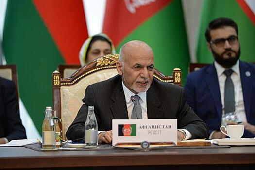 Президент Афганистана сбежал из страны с деньгами