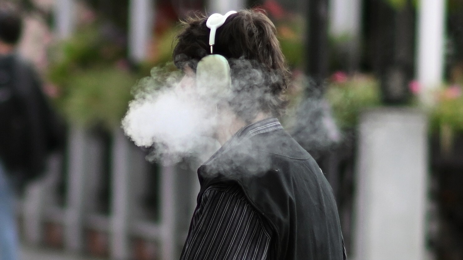 Российские курильщики больше не боятся «болезни попкорна»