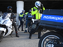 Женщина на Mercedes сбила полицейского-мотоциклиста в Москве