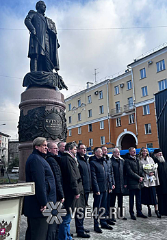 Мединский и Середюк торжественно открыли памятник Кутузову в Новокузнецке