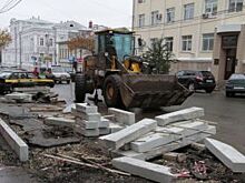 Почему в Казани дороги чинят, а тротуары нет?