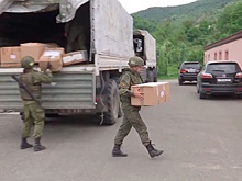 Российские миротворцы передали гуманитарную помощь беженцам в Карабахе