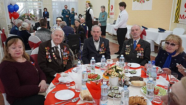 В Оренбурге в День Победы ветеранов угостили солдатской кашей