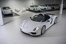 На аукцион выставят «Белую коллекцию» Porsche