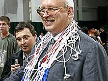 Экс-сенатора позвали в арбитраж