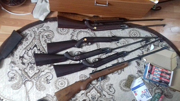 Ярославское ФСБ накрыло банду, наладившую торговлю оружием