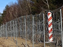 Польша объявила об окончании строительства стены на границе с Белоруссией