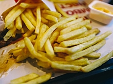 Названы пищевые привычки, увеличивающие риск развития деменции