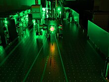 Новый лазерный ускоритель KALDERA разогнал 100 пучков электронов в секунду