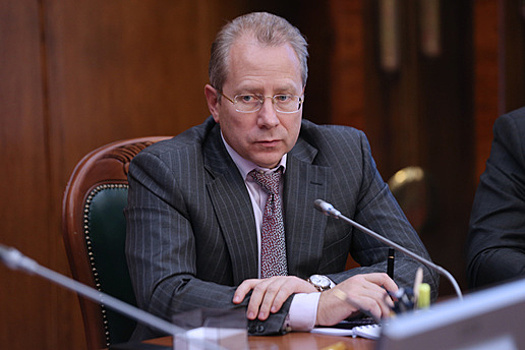 Вице-премьеру Рольбинову добавили обязанностей в правительстве региона