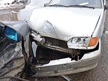 В Кирове столкнулись «десятка» и «четырнадцатая»