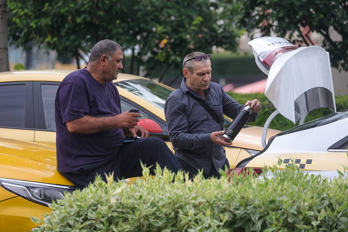 В Петербурге тысячи мигрантов останутся без работы