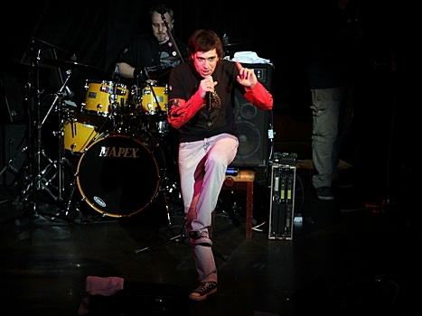 "Ногу свело" не пускают в Сибирь. Известные музыканты предпочитают помалкивать