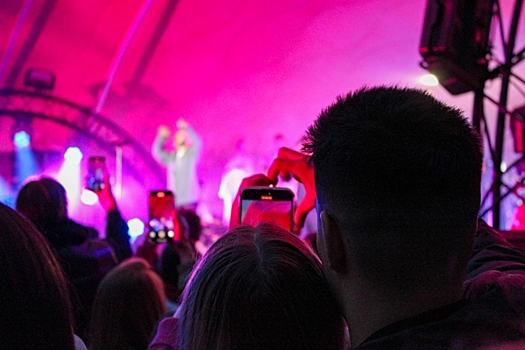 «Медные трубы выдерживают не все»: почему подтанцовка Булановой ушла без объяснений