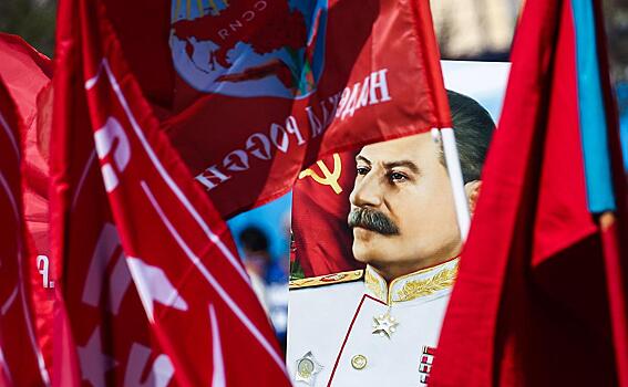 Стало известно, как Сталин наказал за неповиновение Жукова и Рокоссовского
