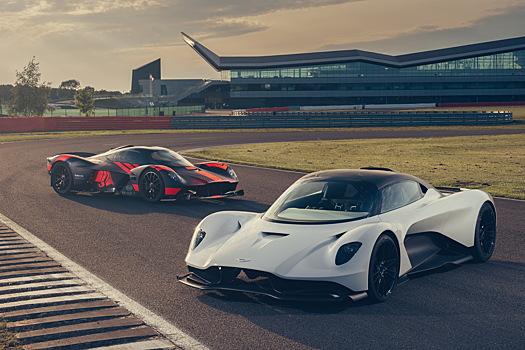 Видео: первый выезд Aston Martin Valhalla, созданного инженерами Формулы-1