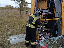 В Башкирии на трассе опрокинулся школьный автобус