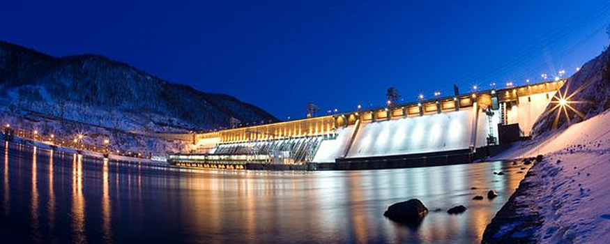 В честь 8 Марта на Красноярской ГЭС включили праздничную подсветку