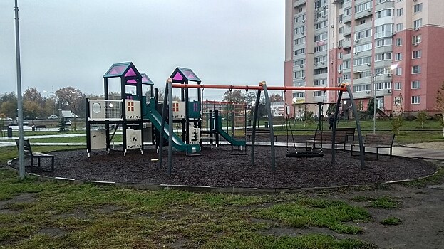 Власти потратили сотни миллионов, чтобы благоустроить четыре крупных парка Саратова. Но благоустройство там рассыпается, а экозащитники недовольны