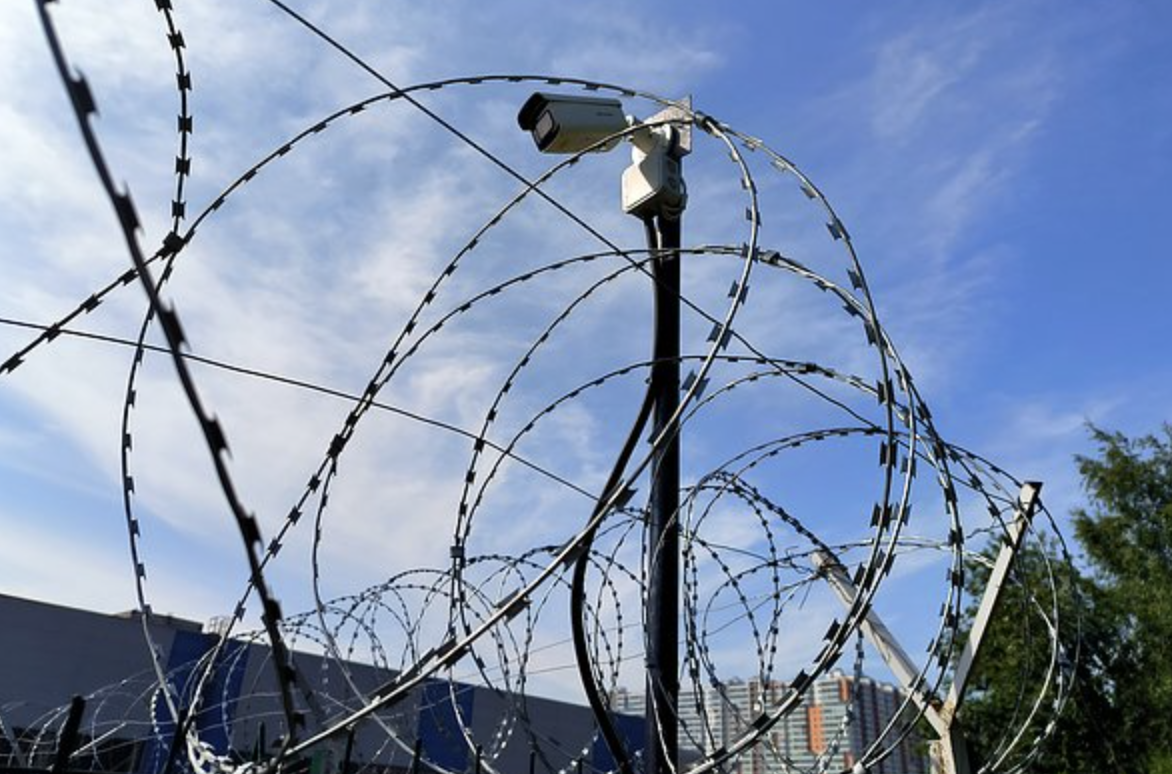 Насмехавшейся над сыном участника СВО педиатру передали в СИЗО 20 кг соли