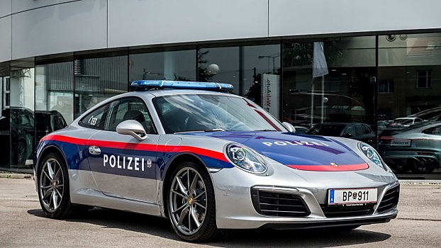 Новый Porsche 911 Carrera поступил на службу в полицию