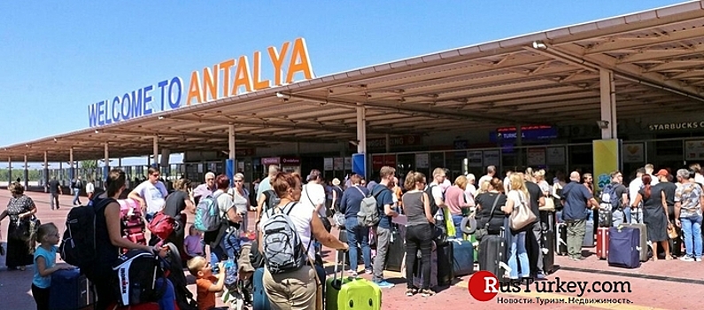 Еще одна российская авиакомпания возобновила рейсы в Анталью