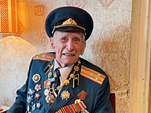 103-летнего ветерана Александра Золотова наградили юбилейной медалью в честь 80-летия Победы