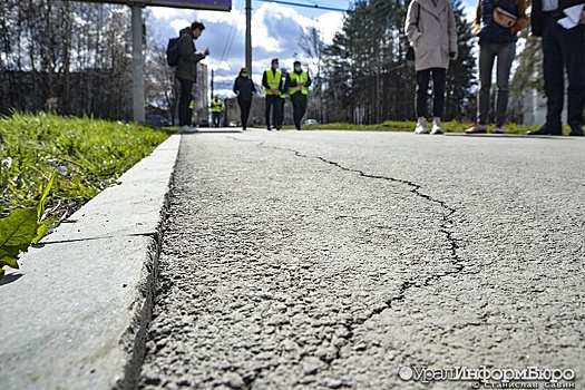 В Екатеринбурге оценили состояние асфальта после зимы