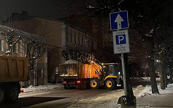 В ночь на 7 декабря с рязанских улиц вывезли 3 742 кубометра снега