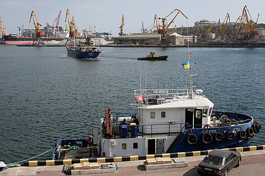 "Страна.ua": в Одессе митингуют моряки из-за невыдачи документов для работы за границей