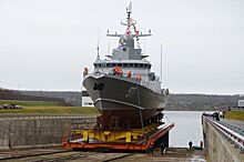 В Петербурге спустили на воду новейший ракетный корабль «Тайфун»