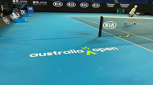 Троицки: «Джоковича в каком-то смысле пытают. Он в дерьмовых условиях, в отеле с беженцами и мигрантами»