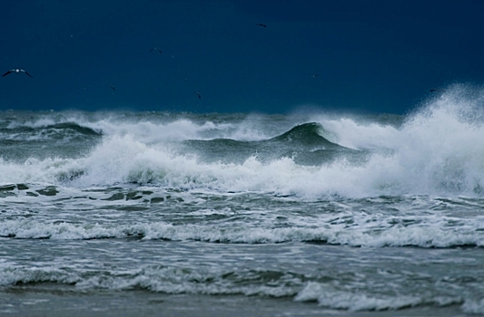 Пошел смотреть на волны: в Крыму погиб человек в результате «шторма века»