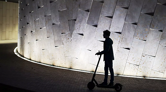 В Москве появилась банда азиатов на электросамокатах