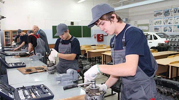 На Урале свыше 75% компаний указали на дефицит рабочих кадров