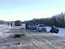 Под Самарой Largus врезался в КамАЗ, после чего протаранил ВАЗ-2114